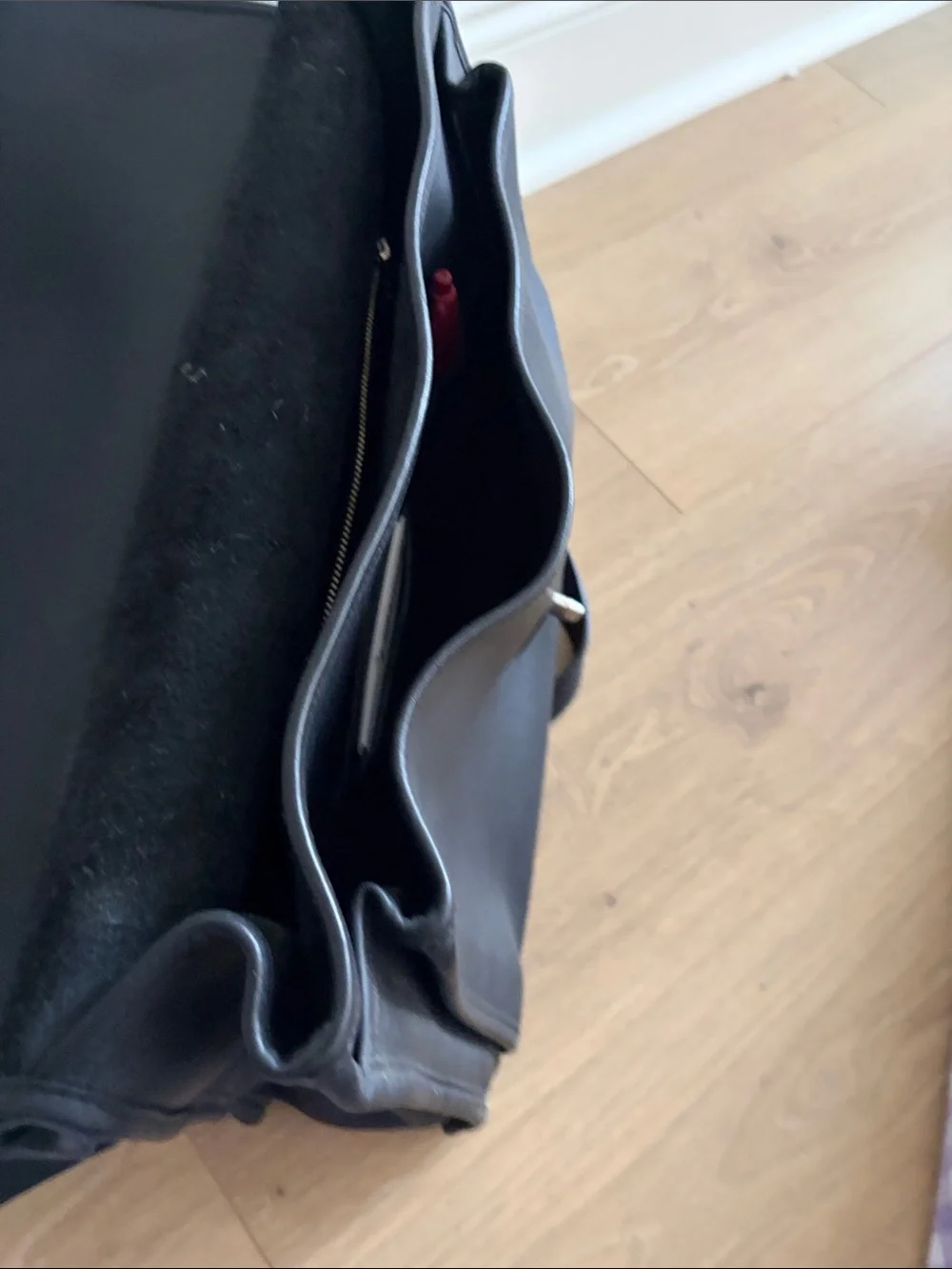 Classic Black Leather Briefcase - Unbranded